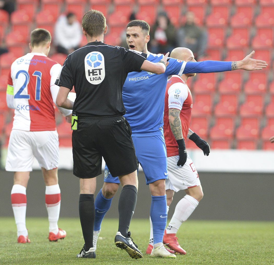 Liberečtí fotbalisté proti pokutovému kopu vehementně protestovali