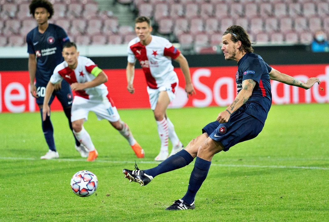 Alexander Scholz proměnil penaltu