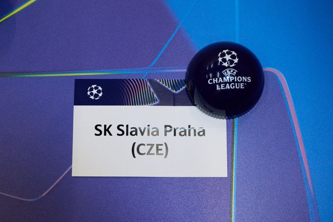 Slavia zná soupeře v Lize mistrů, dva kluby z Anglie! Výjezd na Bayern i do Ázerbájdžánu Slavia zná soupeře v Lize mistrů, dva kluby z Anglie! Výjezd na Bayern i do Ázerbájdžánu