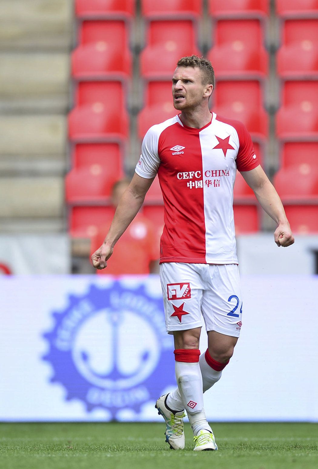 Muris Mešanovič v dresu Slavie