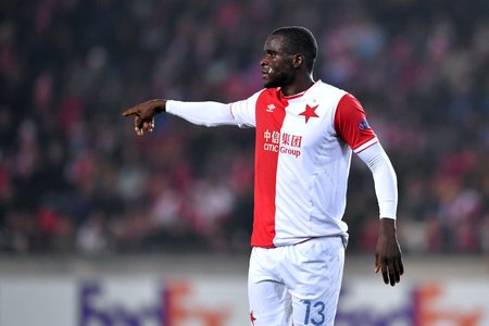 Kamerunský stoper Slavie Michael Ngadeu