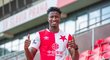 Nigerijský útočník Peter Olayinka přestoupil do Slavie