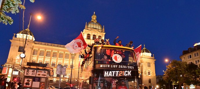 MISTŘI projeli Prahou, Slavia splnila pět cílů. Bylo to dlouhé, a teď výzvy!