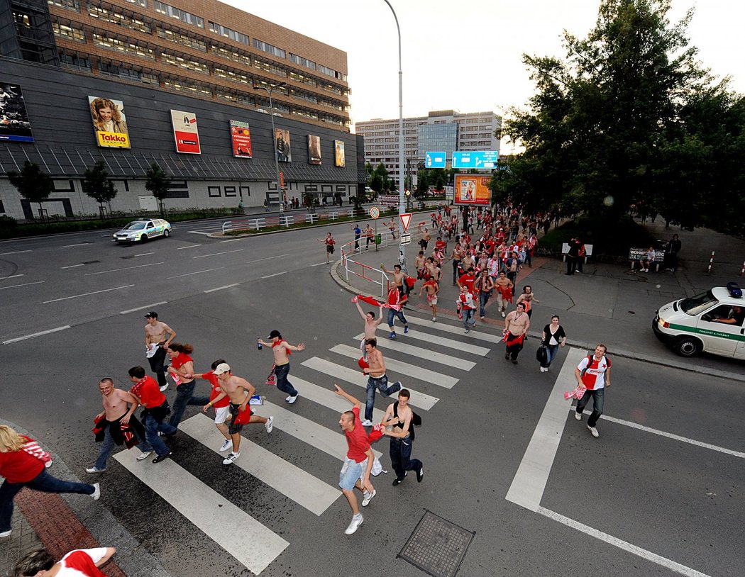 Fanoušci šli titul oslavt spolu s hráči.