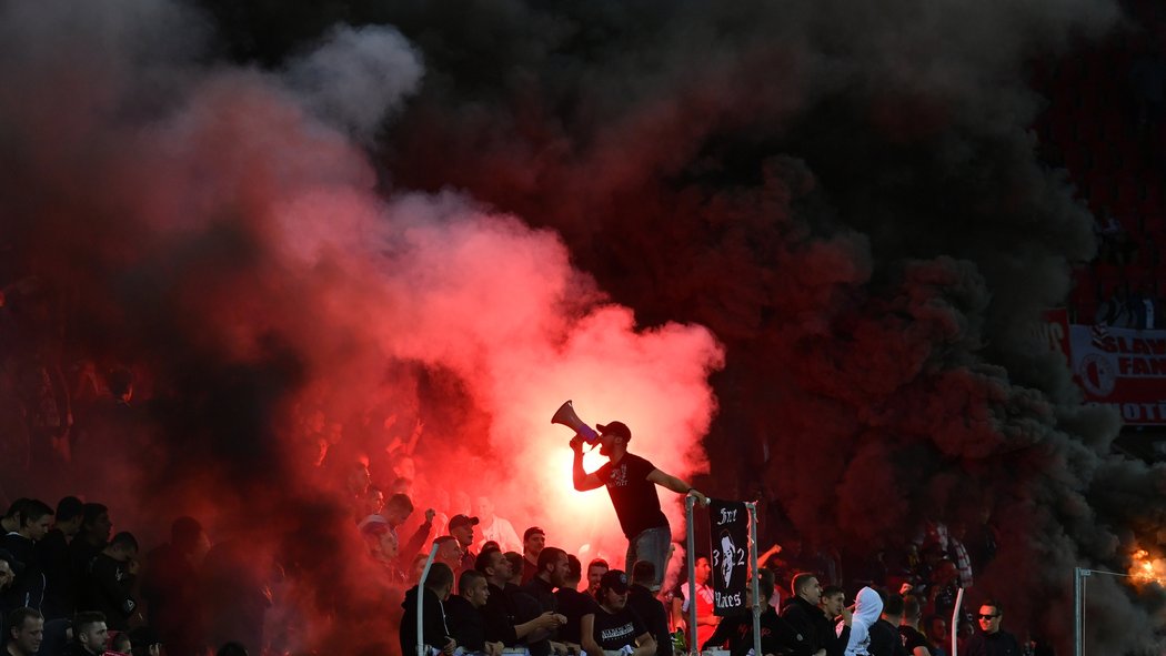 Mistři! Se závěrečným hvizdem vypukla euforie na stadionu i před ním