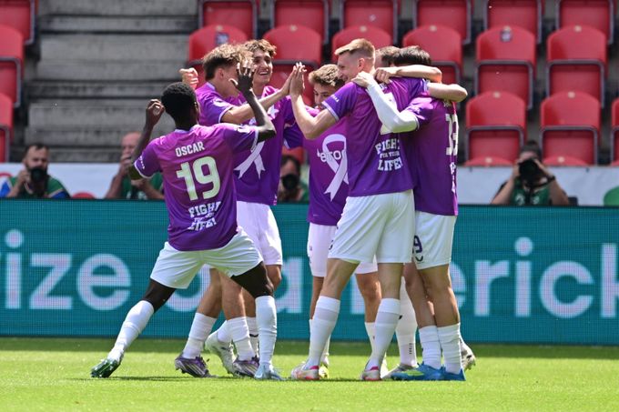 ONLINE: Slavia - Plzeň 2:0. To je úvod! Suleiman přidal v šesté minutě druhý gól ONLINE: Slavia - Plzeň 2:0. To je úvod! Suleiman přidal v šesté minutě druhý gól