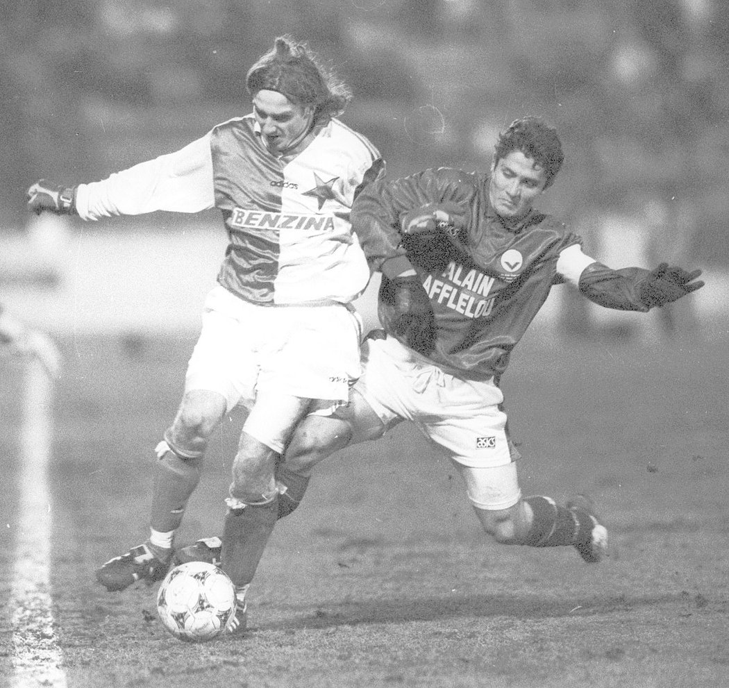 Karel Poborský v dresu Slavie na jaře 1996, kdy nastoupil v poháru UEFA proti Bordeaux