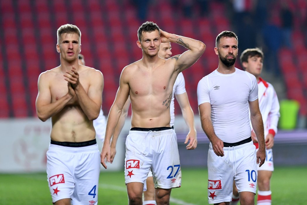 Fotbalisté Slavie se radují z postupu do finále MOL Cupu