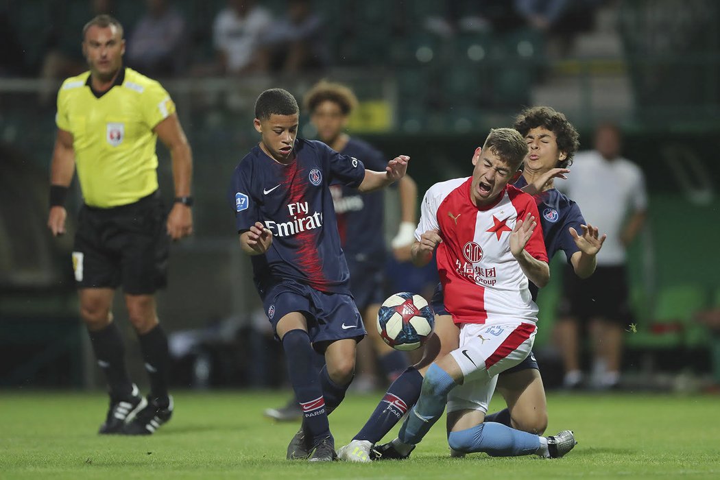 Finálové utkání fotbalového All Stars Cupu mezi Slavií a PSG v Ďolíčku