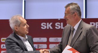 Šimáně bouchl do stolu. Slavia je v rukách netýmového hráče