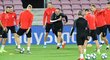 Trénink fotbalistů Slavie, do kterého se zapojil i hlavní kouč Jindřich Trpišovský