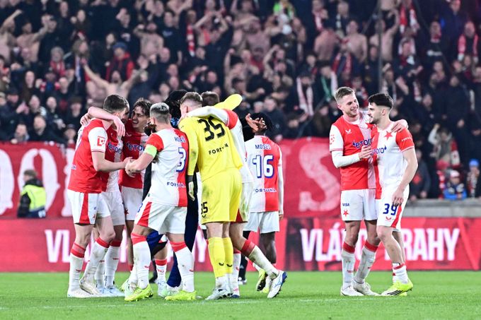 Šmicer: Takovou Slavii chci pořád. Titul na 95 procent, ale… Měl jsem chuť jít hrát Šmicer: Takovou Slavii chci pořád. Titul na 95 procent, ale… Měl jsem chuť jít hrát