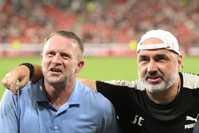 Vlček o přípravě Slavie: Šance pro mladé, cizincům překládá analytik. Přijela posila Vlček o přípravě Slavie: Šance pro mladé, cizincům překládá analytik. Přijela posila