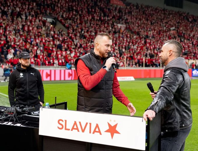 ONLINE po skandálním derby: Ve Slavii končí „Strašák“, reakce partnerů ligy a klubu na trest ONLINE po skandálním derby: Ve Slavii končí „Strašák“, reakce partnerů ligy a klubu na trest