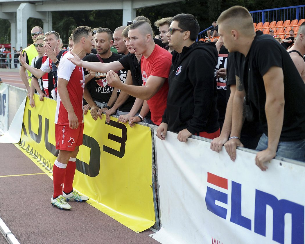 Po nečekané prohře 1:3 s Levadií Tallinn měli slávisté svým fanouškům co vysvětlovat