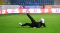 Kouč Slavie Jindřich Trpišovský slaví výhru před fanoušky