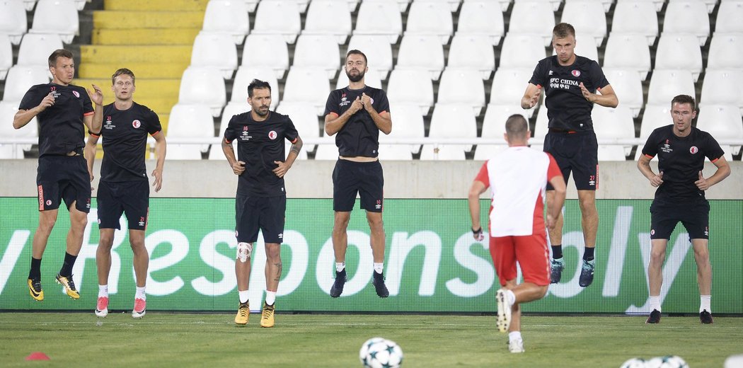 Fotbalisté Slavie se připravují na APOEL Nikósii