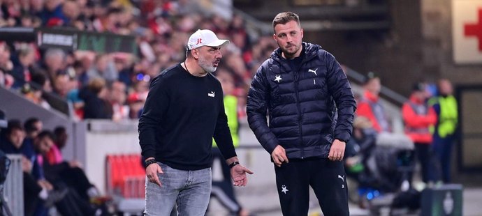 Jako asistent k národnímu týmu zamířil asistent Jindřicha Trpišovského ve Slavii Jaroslav Köstl