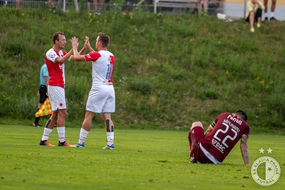 Stanislav Tecl připravil gól pro Matěje Valentu