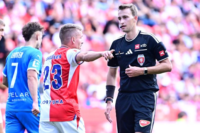 ZLATÁ PÍŠŤALKA: Chorý i Alcócer unikli vyloučení, s nepenaltou měl Svědík pravdu, sudí chyboval ZLATÁ PÍŠŤALKA: Chorý i Alcócer unikli vyloučení, s nepenaltou měl Svědík pravdu, sudí chyboval