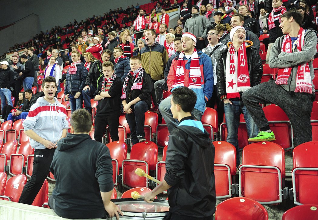 Na stadion dorazili v slušném počtu i fanoušci Slavie