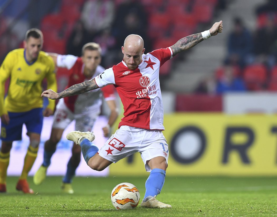 Miroslav Stoch se z přímého kopu trefil parádně