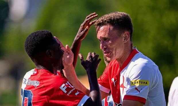 Slavia za tři kila se vyplatila, Vlček zůstane. Trpišovský: Hráli jsme s chutí