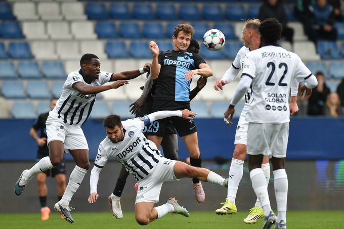 ONLINE: Liberec - Slovácko 0:1. Další prohra Baníku, Artis překvapil Hradec. Plzeň slaví ONLINE: Liberec - Slovácko 0:1. Další prohra Baníku, Artis překvapil Hradec. Plzeň slaví