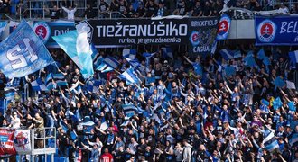 Faktor Tehelné pole. Na Slovan přišlo víc fanoušků než na celý zbytek ligy