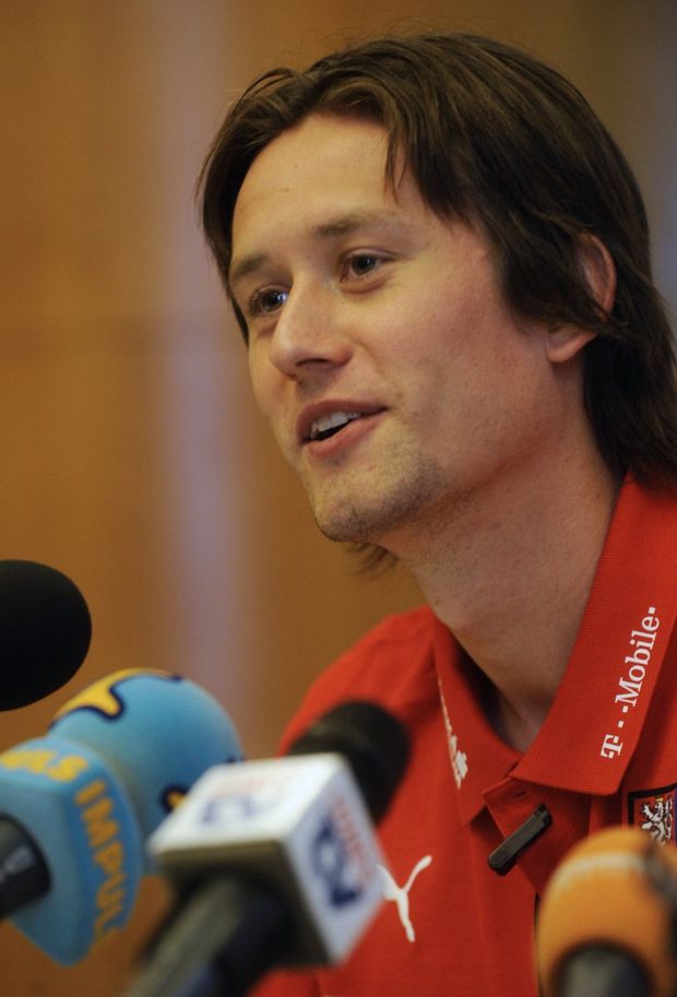 Rosický hovoří s novináři Rosický hovoří s novináři