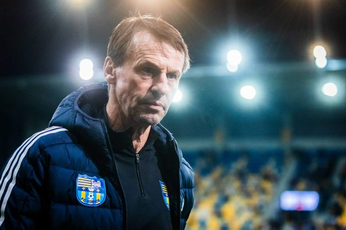 Strakův konec a radikální kroky v Košicích: šéfa naštvala absence na tréninku Strakův konec a radikální kroky v Košicích: šéfa naštvala absence na tréninku