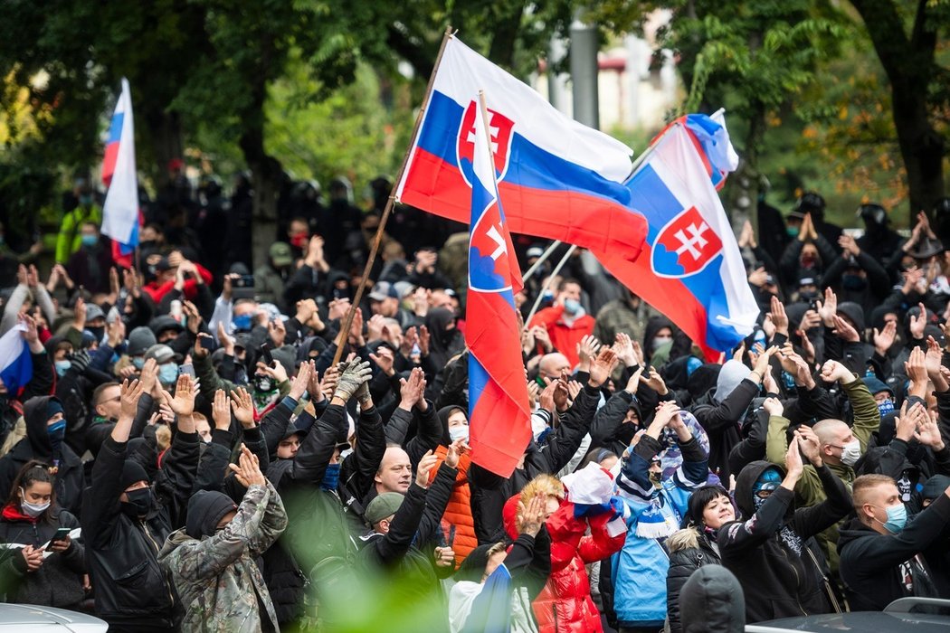 Slovenští fans protestovali před úřadem vlády