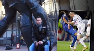 Provokatér Materazzi! Pózoval před vlastní sochou se Zidanem