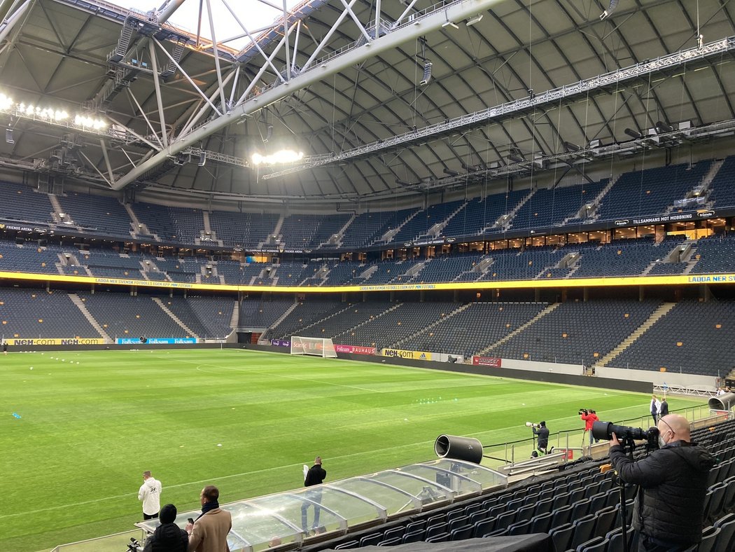 Moderní Friends Arena v Solně na předměstí Stockholmu, kde sehrají baráž o šampionát v Kataru čeští fotbalisté proti domácímu Švédsku