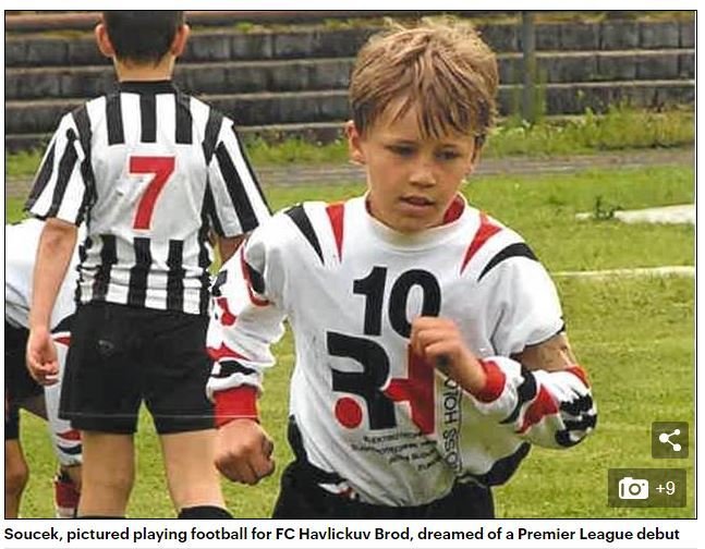 Fotografie malého Tomáš Součka na webu Daily Mailu