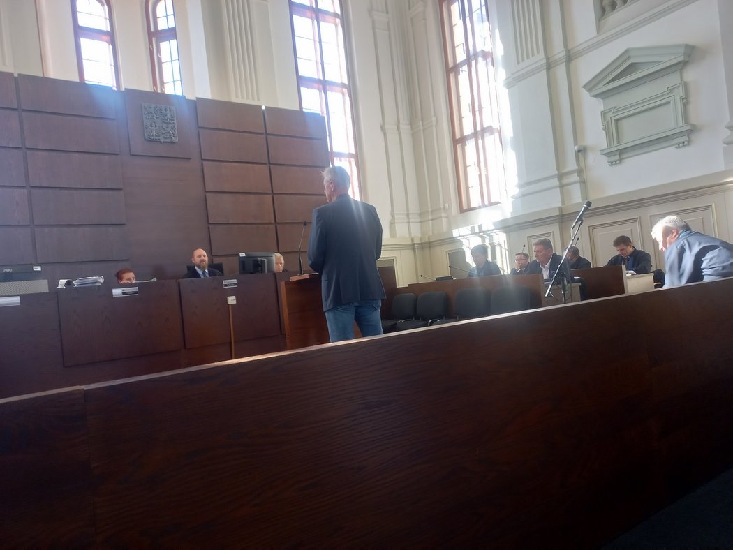 Jozef Chovanec vypovídá před soudem s Romanem Berbrem