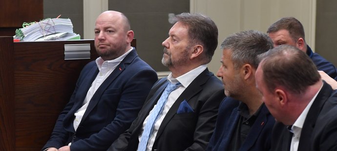 Verdikt soudu s Romanem Berbrem a dalšími lidmi obžalovanými za korupci ve fotbale by měl padnout v Plzni 18. června