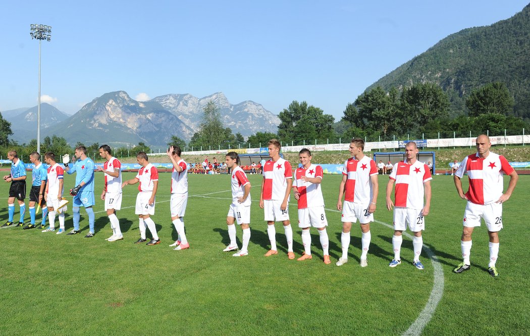 Slavia v utkání s druholigovým AS Varese, ve kterém remizovala 1:1