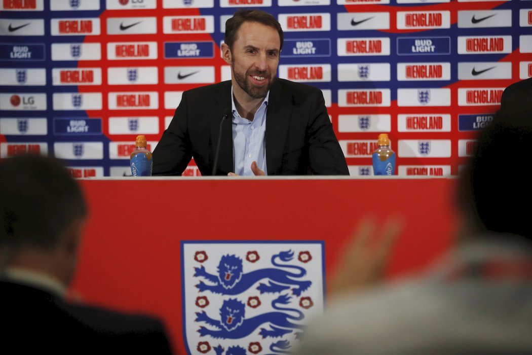 Trenér anglické reprezentace Gareth Southgate povolal na start kvalifikace všechny tradiční opory