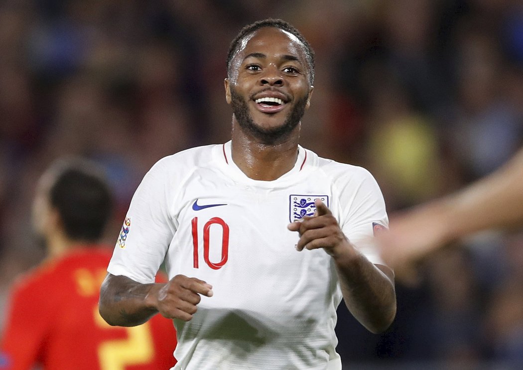 Raheem Sterling španělské obraně hodně zatápěl