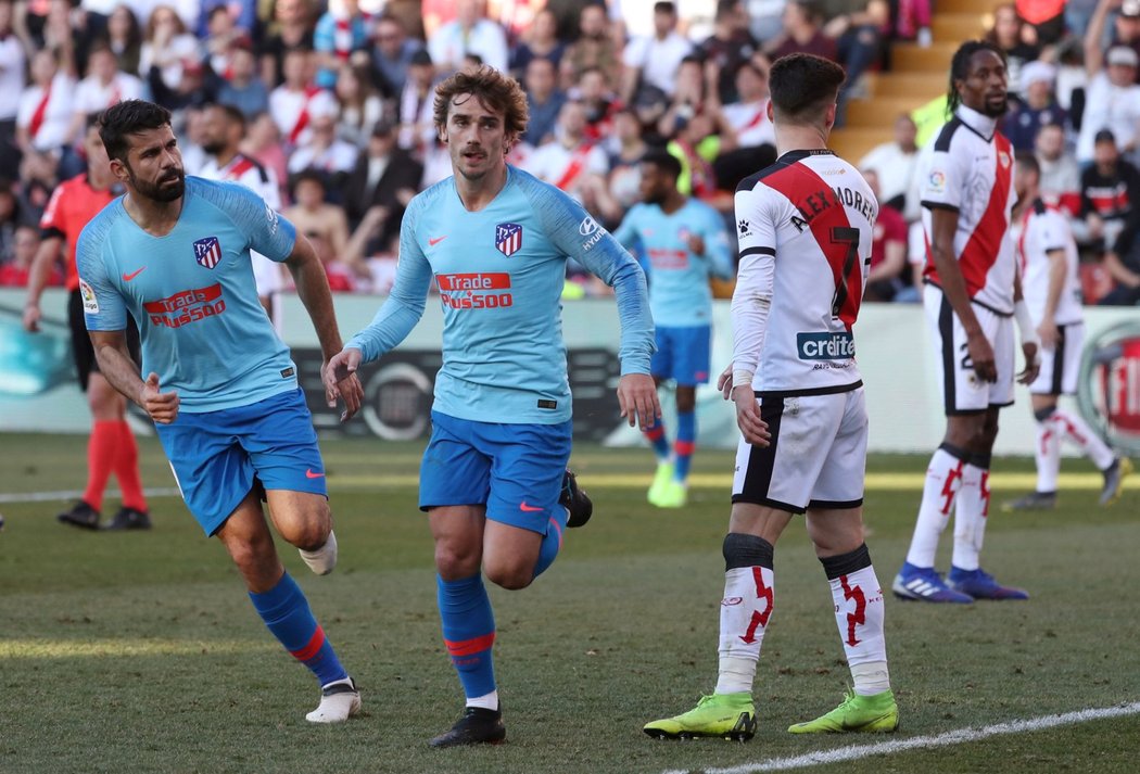 Fotbalisté Atlétika Madrid vyhráli v rámci 24. ligového kola derby na hřišti Vallecana 1:0, jedinou branku vstřelil Antoine Griezmann