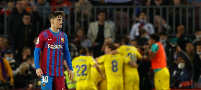 Barcelonský Gavi sleduje radost fotbalistů Cádizu