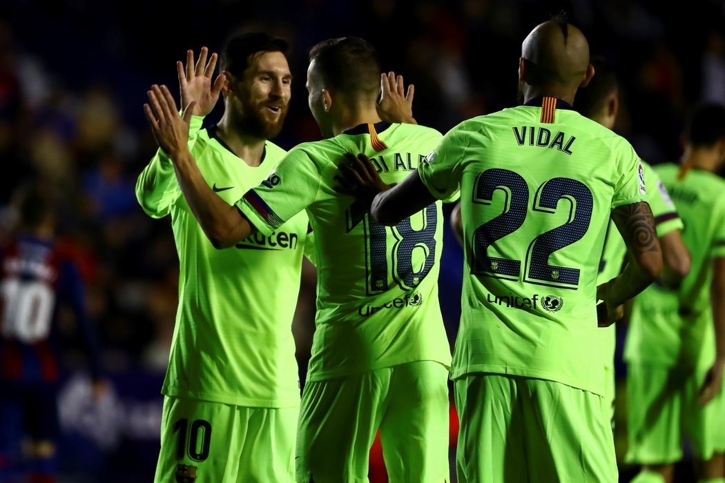 Barcelona se díky výhře nad Levante vrátila do čela ligy před Sevillu