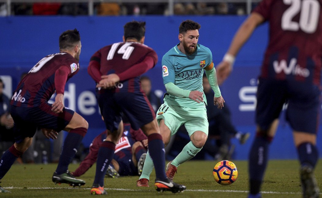 Obránci Eibaru hlídali Lionela Messiho zodpovědně, přesto jeden gól vstřelil