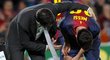Messi v duelu se Celtou Vigou sleduje, jak je na tom jeho nakopnuté koleno