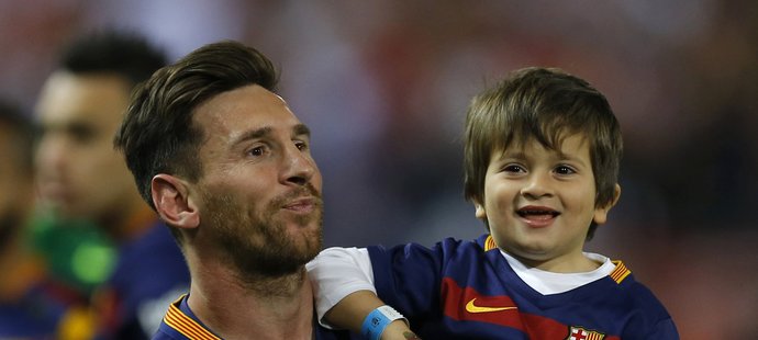 Lionel Messi a jeho syn Thiago