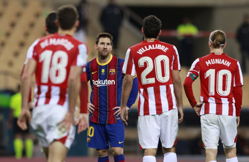 Lionel Messi dostal první červenou v dresu Barcelony