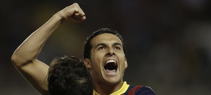 Pedro Rodriguez slaví svůj druhý gól do sítě Vallecana, Barcelona nakonec i díky jeho hattricku vyhrála 4:0