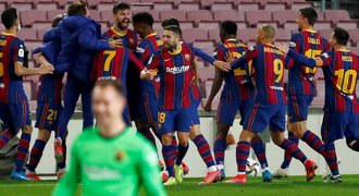Barcelona zachránila postup v poháru! Kapitán Vaclík inkasoval třikrát