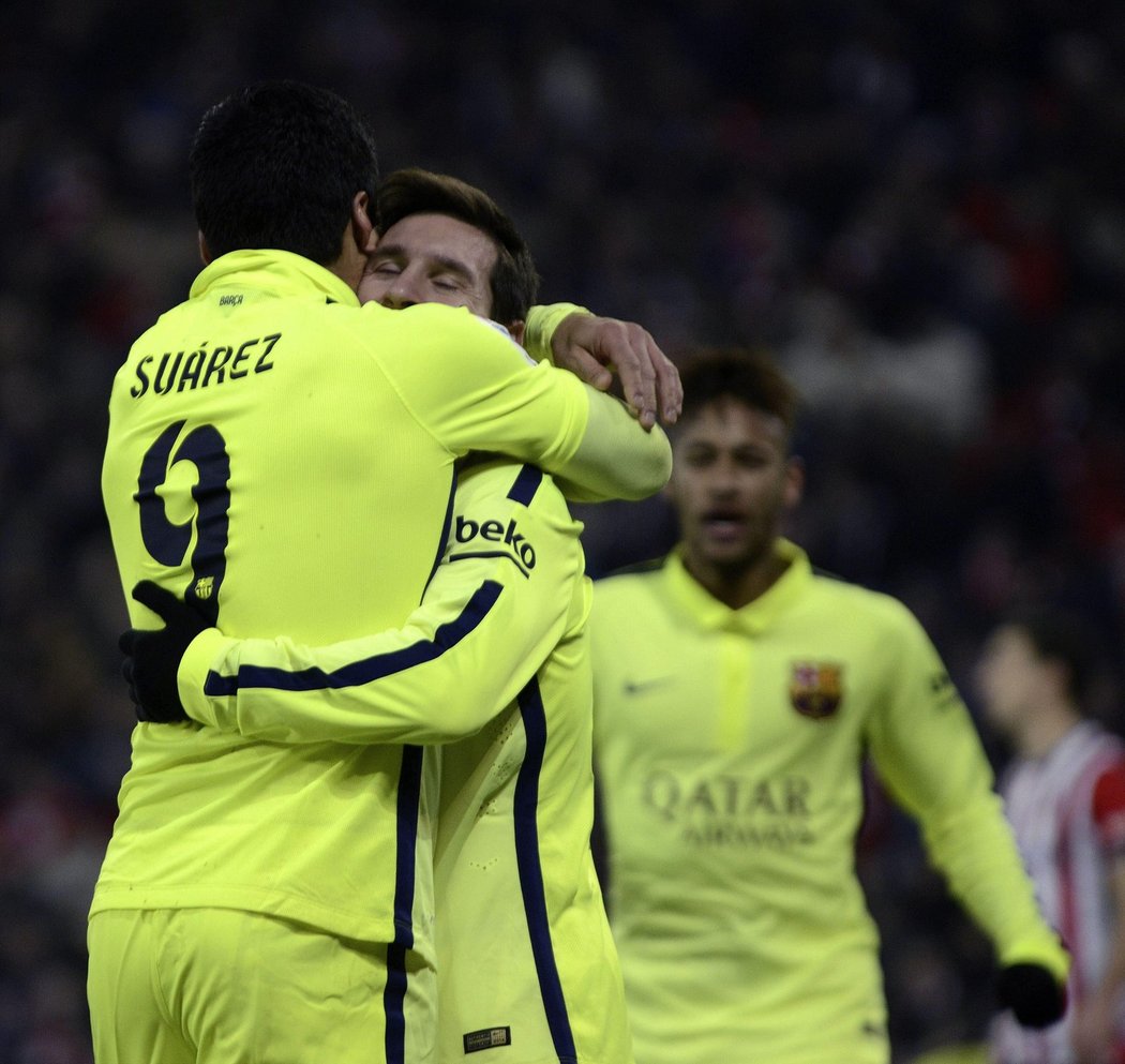 Luis Suárez vstřelil branku proti Bilbau, gratuloval mu i Lionel Messi